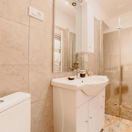 Anastasia With Parking Apartment Brasov