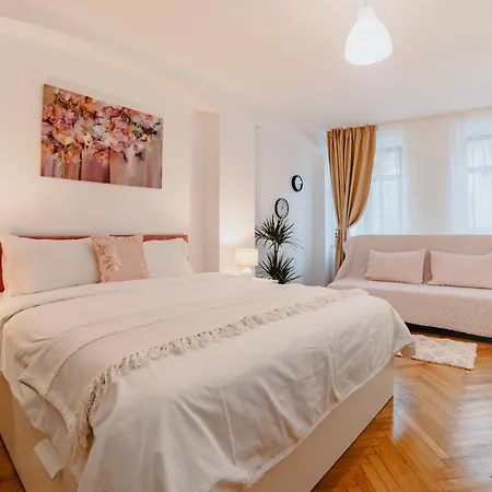Anastasia With Parking Apartment *
