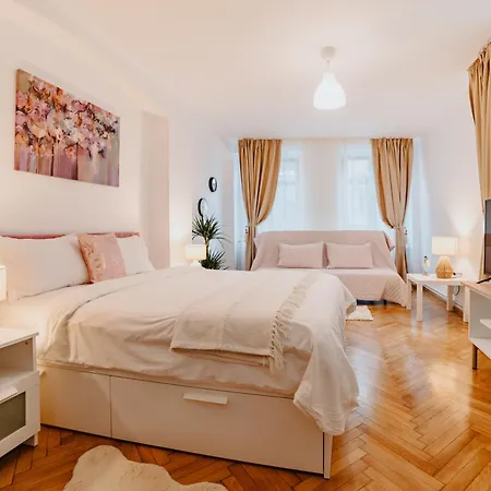 Anastasia With Parking Apartment Brasov